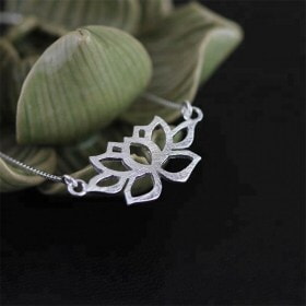 2018-Fashion-Hollow-Out-Lotus-silver-necklace (2)